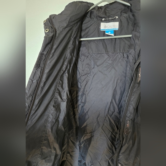 Columbia Black Coat Size Medium - Picture 3 of 6